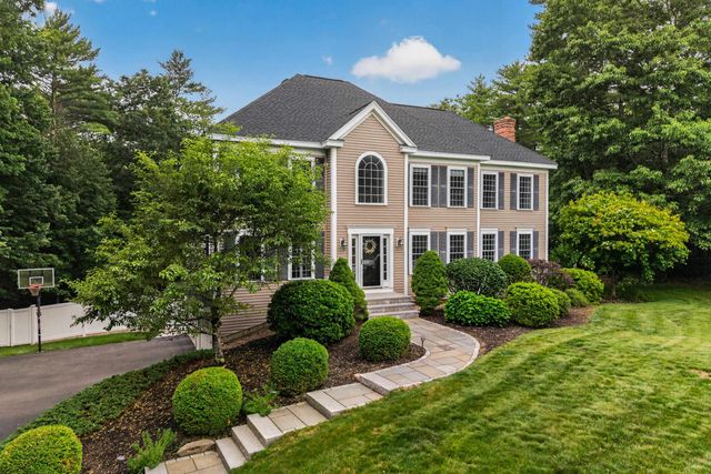 24 Thurston Drive, Lee, NH 03861