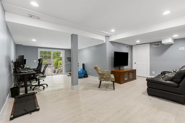 24 Thurston Drive, Lee, NH 03861