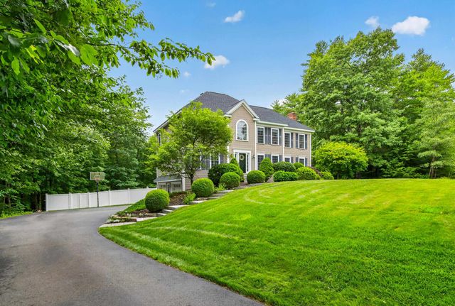 24 Thurston Drive, Lee, NH 03861