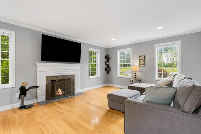 24 Thurston Drive, Lee, NH 03861
