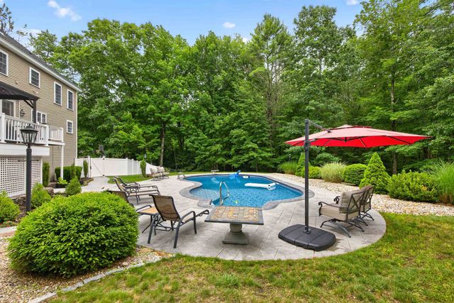 24 Thurston Drive, Lee, NH 03861