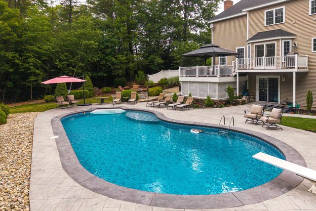 24 Thurston Drive, Lee, NH 03861