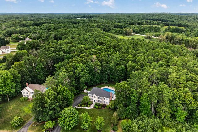 24 Thurston Drive, Lee, NH 03861