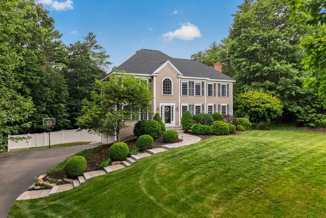 24 Thurston Drive, Lee, NH 03861