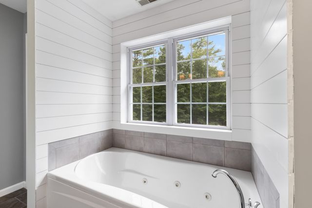 24 Thurston Drive, Lee, NH 03861
