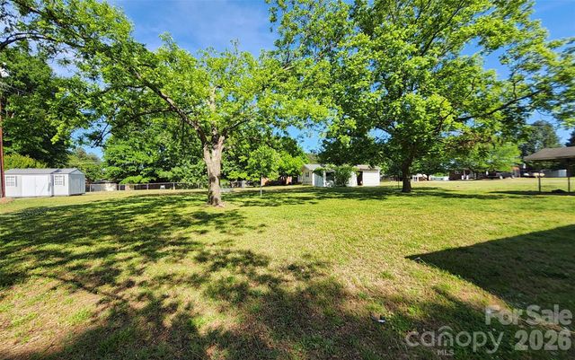 113 Kings Drive 3 & 4, Forest City, NC 28043