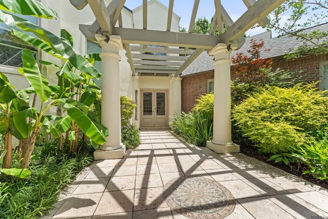 17735 Crossing Blvd, Baton Rouge, LA 70810