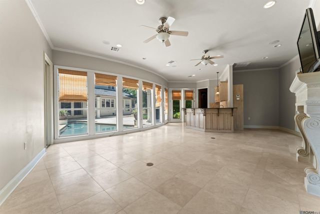 17735 Crossing Blvd, Baton Rouge, LA 70810