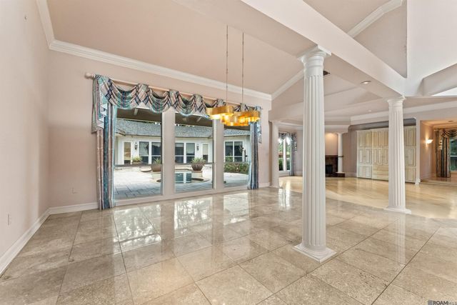 17735 Crossing Blvd, Baton Rouge, LA 70810