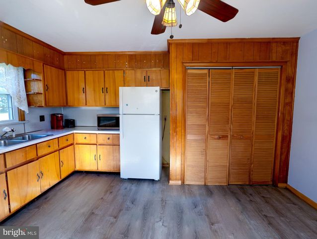 51 QUAKER RD, Pennsville, NJ 08070