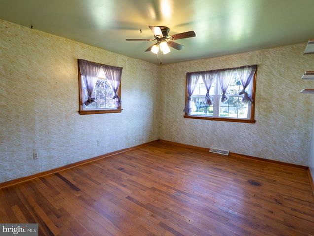 51 QUAKER RD, Pennsville, NJ 08070