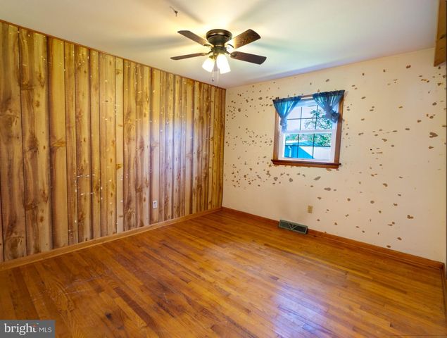 51 QUAKER RD, Pennsville, NJ 08070