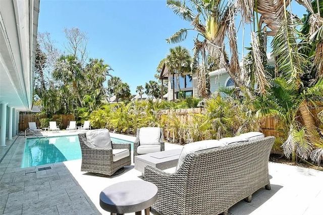 4852 FEATHERBED LANE, Sarasota, FL 34242