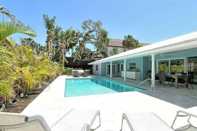 4852 FEATHERBED LANE, Sarasota, FL 34242