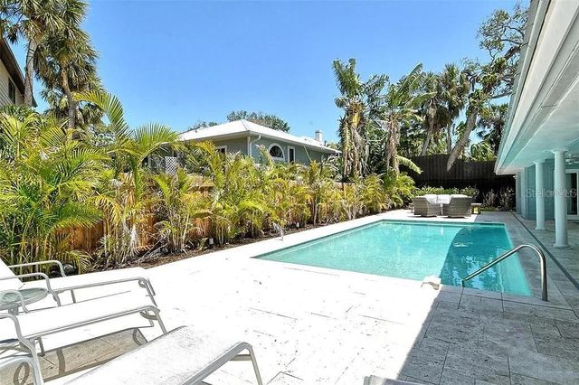 4852 FEATHERBED LANE, Sarasota, FL 34242