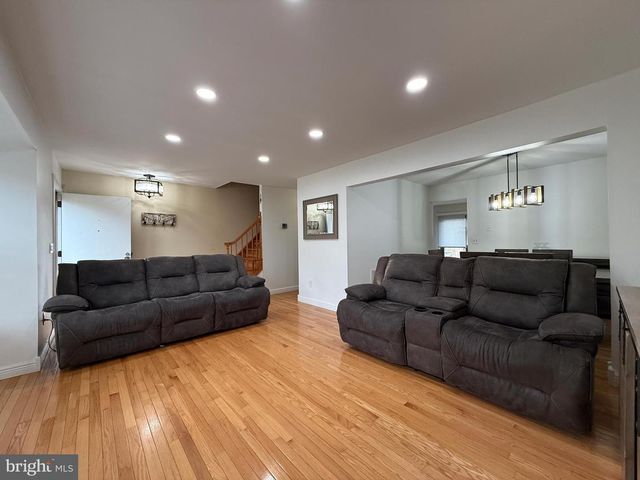 542 FAIRFIELD RD, East Windsor, NJ 08520