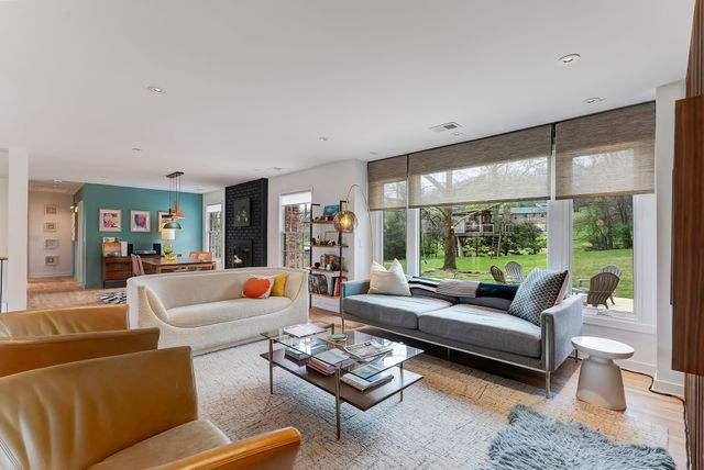 105 Dogwood Ln, Franklin, TN 37064