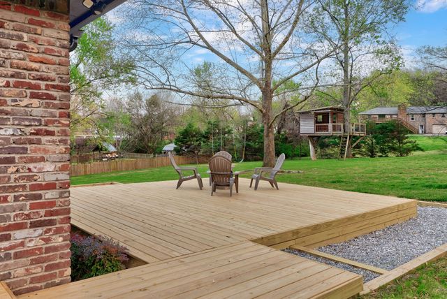 105 Dogwood Ln, Franklin, TN 37064