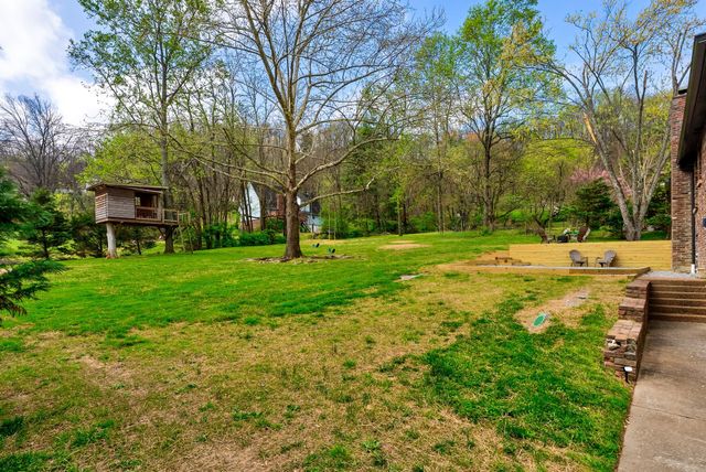 105 Dogwood Ln, Franklin, TN 37064