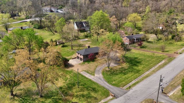105 Dogwood Ln, Franklin, TN 37064