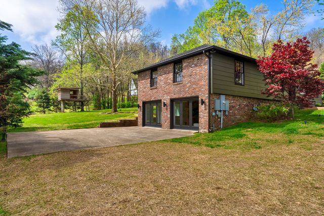 105 Dogwood Ln, Franklin, TN 37064