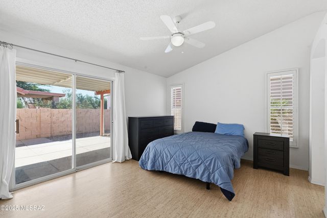 9907 N Woodstone Trail, Tucson, AZ 85742