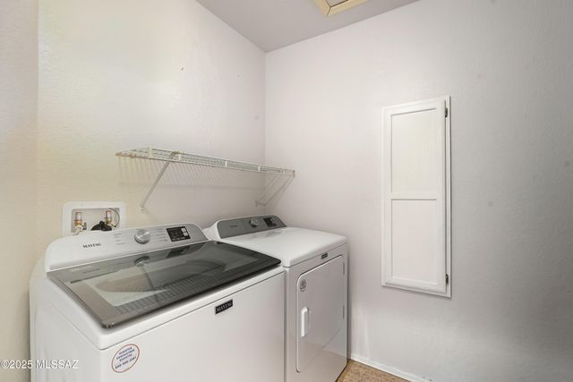 9907 N Woodstone Trail, Tucson, AZ 85742