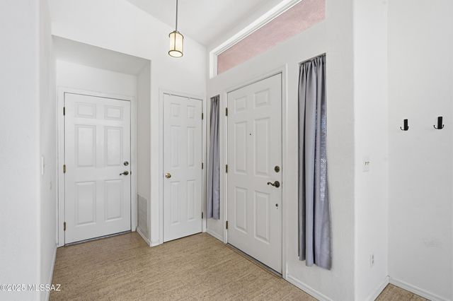 9907 N Woodstone Trail, Tucson, AZ 85742