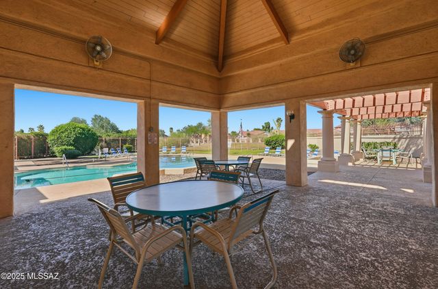 9907 N Woodstone Trail, Tucson, AZ 85742