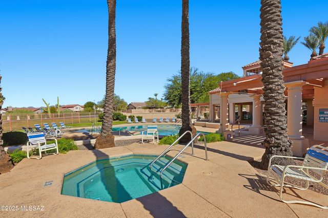 9907 N Woodstone Trail, Tucson, AZ 85742