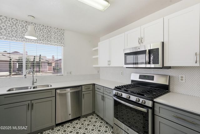 9907 N Woodstone Trail, Tucson, AZ 85742