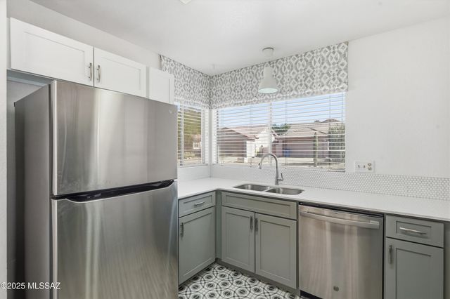 9907 N Woodstone Trail, Tucson, AZ 85742