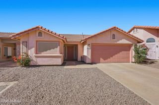 9907 N Woodstone Trail, Tucson, AZ 85742