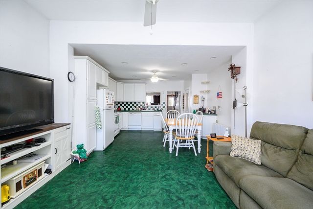 463 E 6th St, Boston, MA 02127