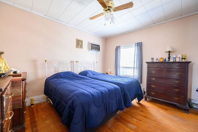 463 E 6th St, Boston, MA 02127