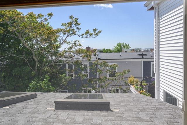 463 E 6th St, Boston, MA 02127