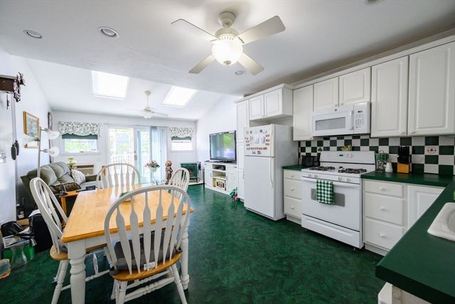 463 E 6th St, Boston, MA 02127