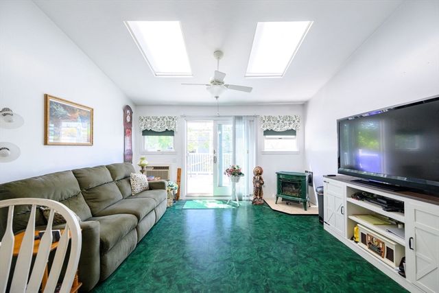 463 E 6th St, Boston, MA 02127