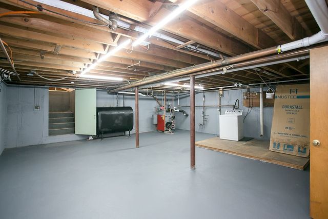 41 Clayton Street, Middletown, RI 02842