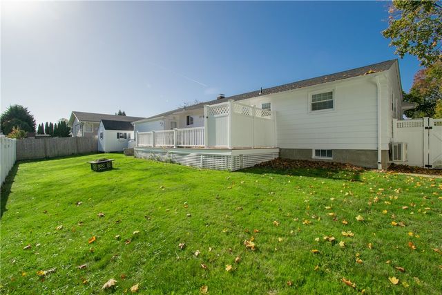 41 Clayton Street, Middletown, RI 02842