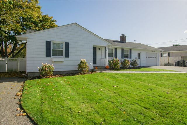 41 Clayton Street, Middletown, RI 02842