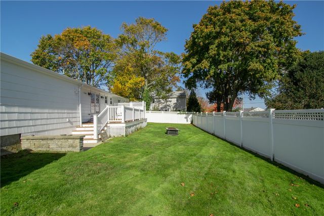 41 Clayton Street, Middletown, RI 02842