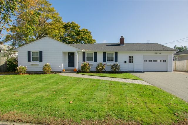 41 Clayton Street, Middletown, RI 02842