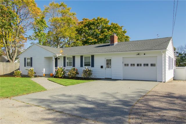 41 Clayton Street, Middletown, RI 02842