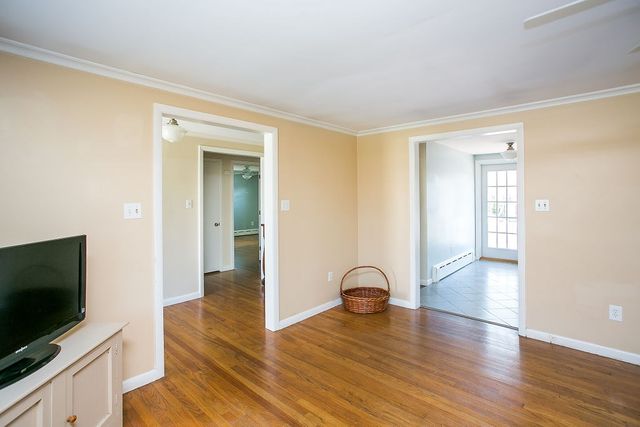 41 Clayton Street, Middletown, RI 02842