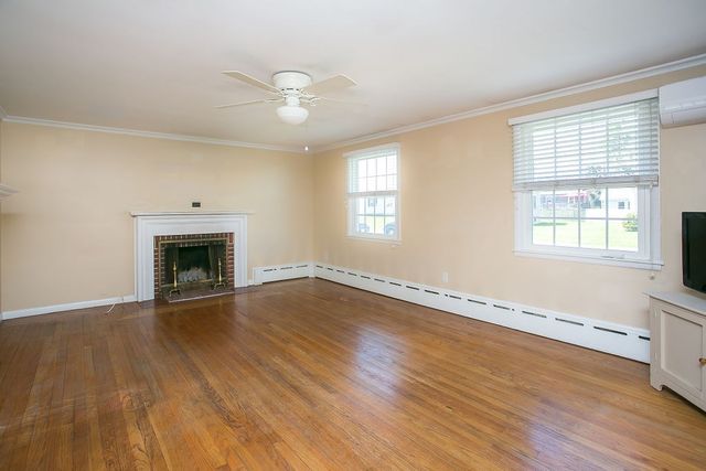 41 Clayton Street, Middletown, RI 02842