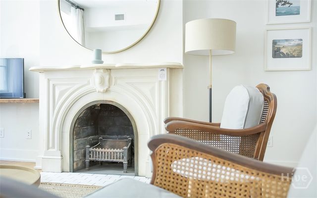 1 E Gordon Street 2, Savannah, GA 31401