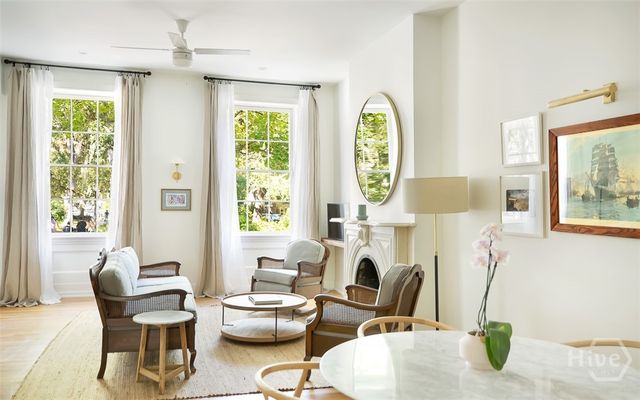 1 E Gordon Street 2, Savannah, GA 31401