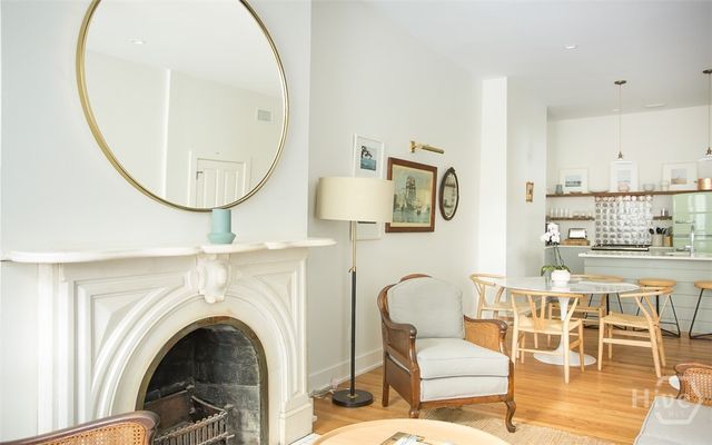 1 E Gordon Street 2, Savannah, GA 31401