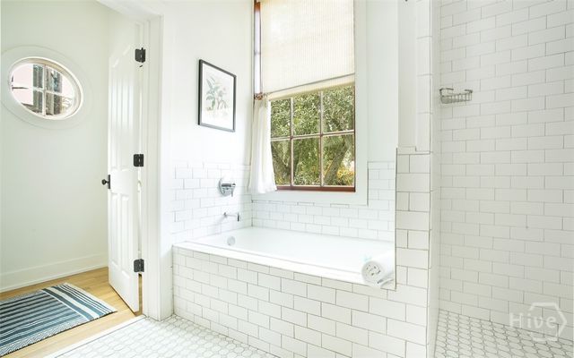 1 E Gordon Street 2, Savannah, GA 31401